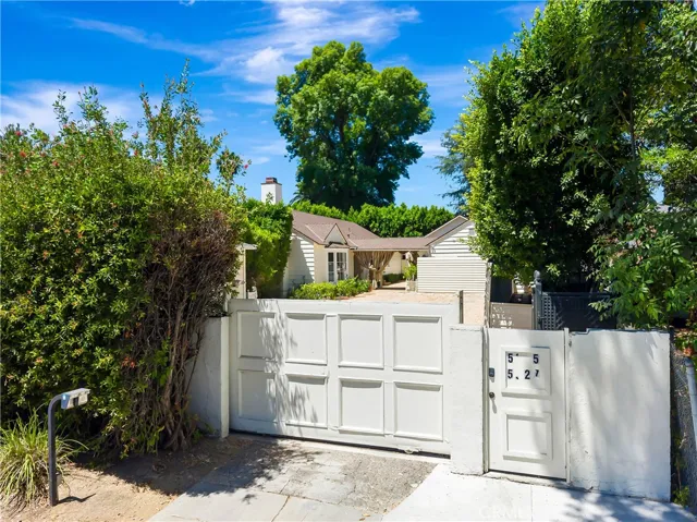 5923 Corbin, Los Angeles, California 91356