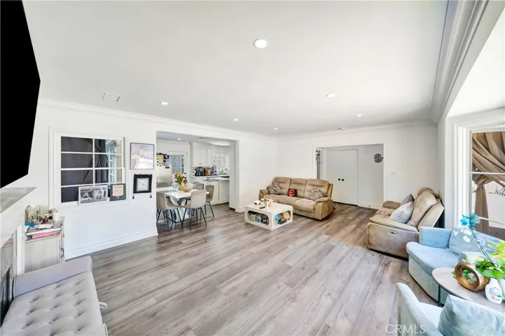 5923 Corbin, Los Angeles, California 91356