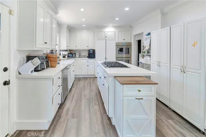 5923 Corbin, Los Angeles, California 91356
