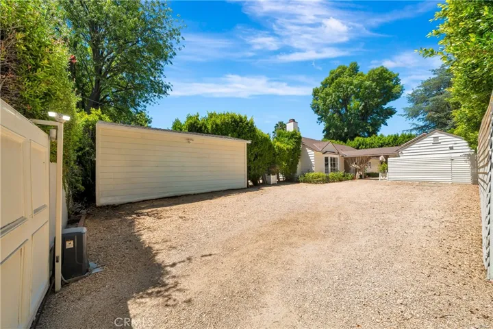 5923 Corbin, Los Angeles, California 91356