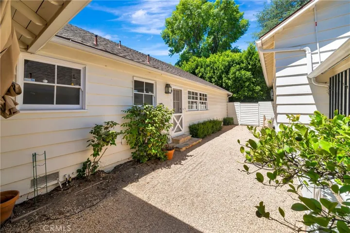 5923 Corbin, Los Angeles, California 91356