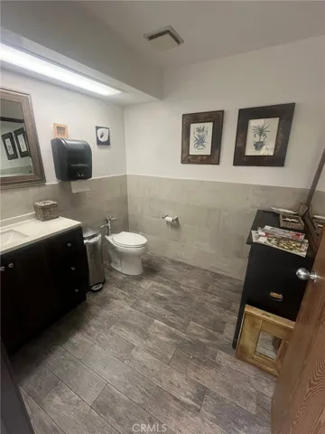 21561 Surveyor 2b, Huntington Beach, California 92646