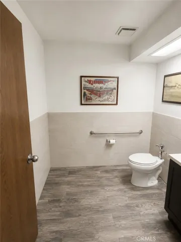 21561 Surveyor 2b, Huntington Beach, California 92646