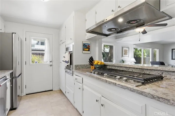 2558 Seahorse Avenue, Ventura, California 93001