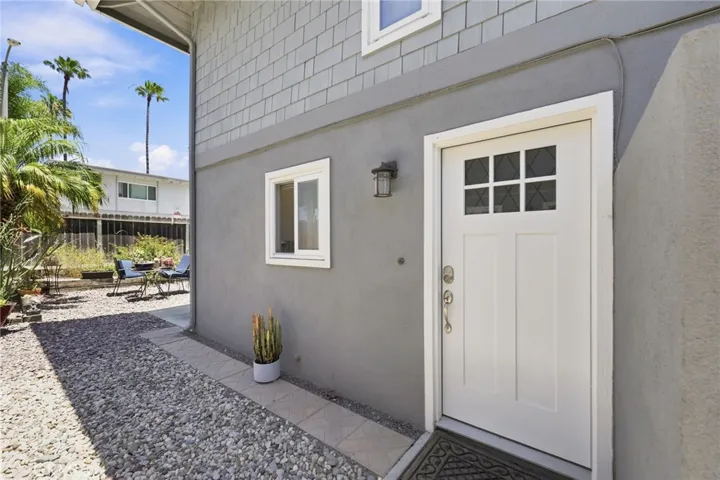 2558 Seahorse Avenue, Ventura, California 93001