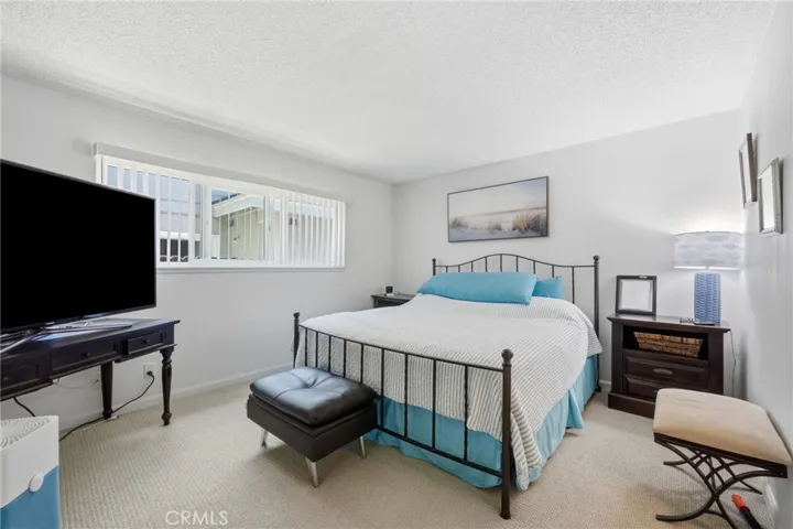 2558 Seahorse Avenue, Ventura, California 93001