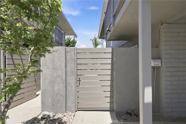 2558 Seahorse Avenue, Ventura, California 93001