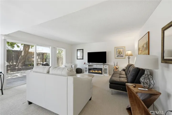 2558 Seahorse Avenue, Ventura, California 93001