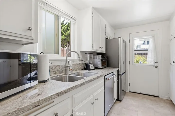 2558 Seahorse Avenue, Ventura, California 93001
