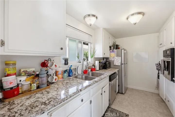 2558 Seahorse Avenue, Ventura, California 93001