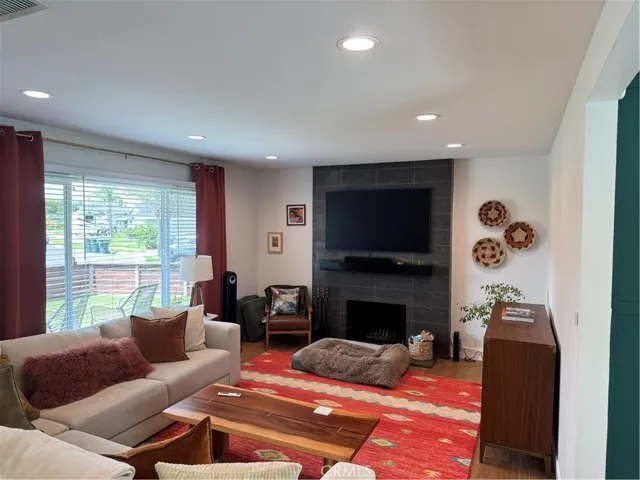 2831 Francis, Costa Mesa, California 92626