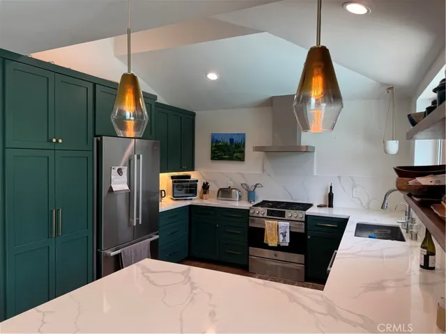 2831 Francis, Costa Mesa, California 92626