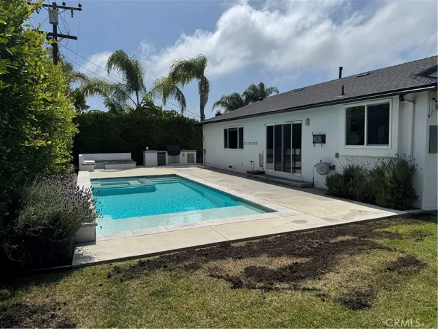 2831 Francis, Costa Mesa, California 92626