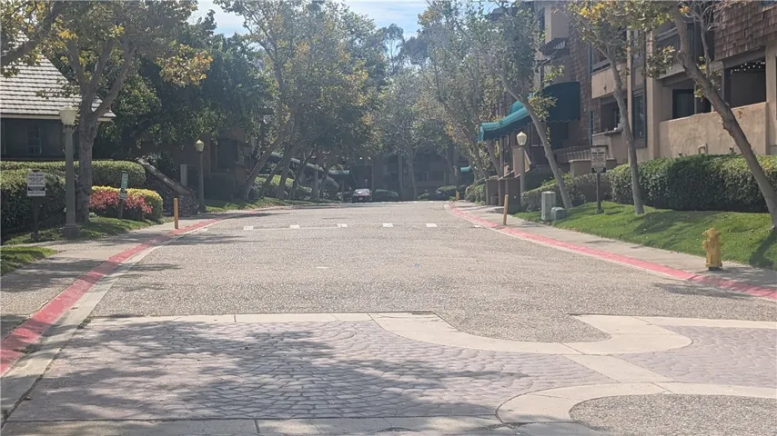 8860 Villa La Jolla Drive 215, La Jolla, California 92037