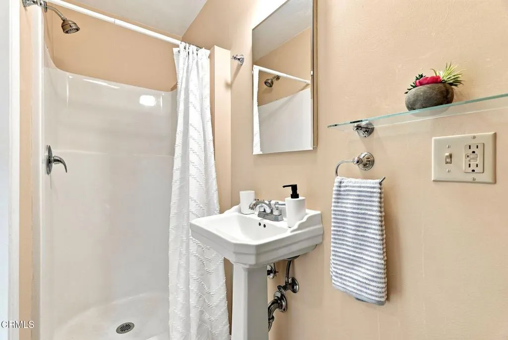 46_2277_Queensberry_Rd_Pasadena_CA_91104