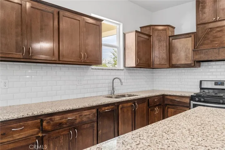 14111 Danbur, Bakersfield, California 93311