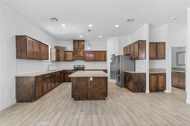 14111 Danbur, Bakersfield, California 93311