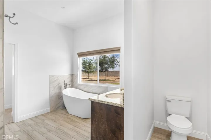 14111 Danbur, Bakersfield, California 93311