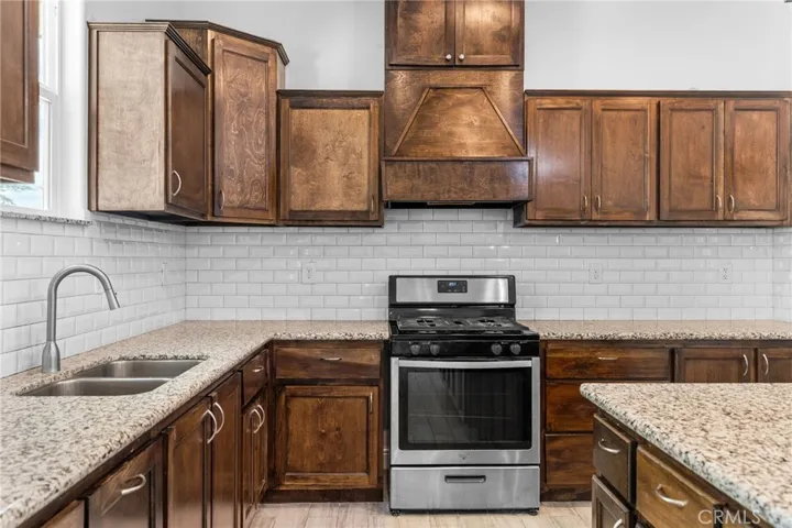 14111 Danbur, Bakersfield, California 93311