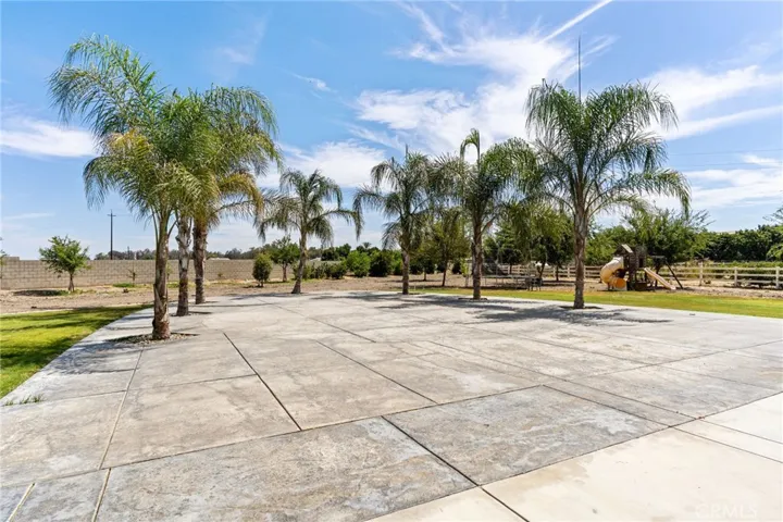 14111 Danbur, Bakersfield, California 93311