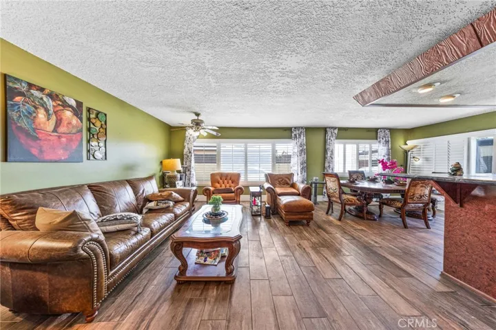602 W 121st, Los Angeles, California 90044