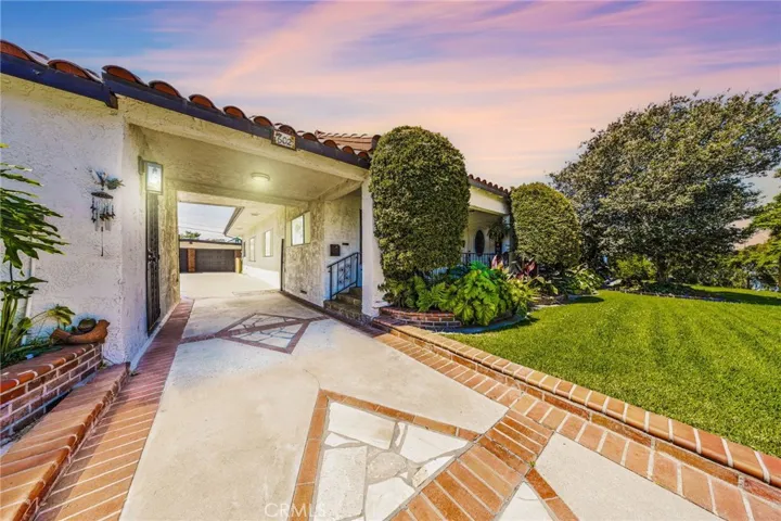 602 W 121st, Los Angeles, California 90044