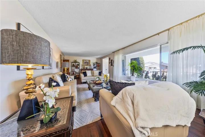 602 W 121st, Los Angeles, California 90044
