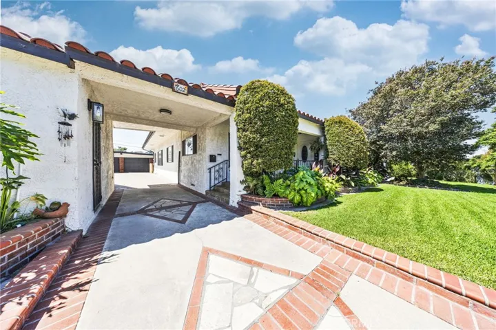 602 W 121st, Los Angeles, California 90044