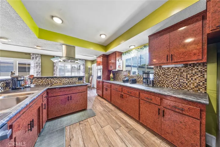 602 W 121st, Los Angeles, California 90044
