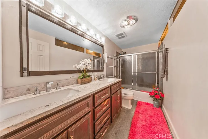 602 W 121st, Los Angeles, California 90044