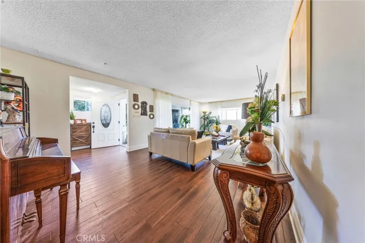 602 W 121st, Los Angeles, California 90044
