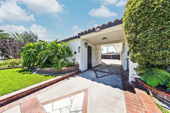 602 W 121st, Los Angeles, California 90044