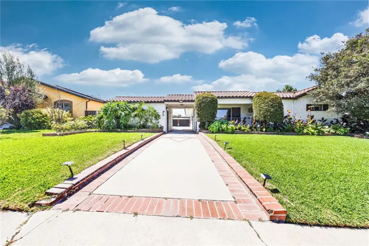 602 W 121st, Los Angeles, California 90044