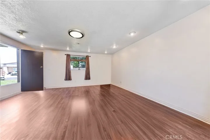 602 W 121st, Los Angeles, California 90044