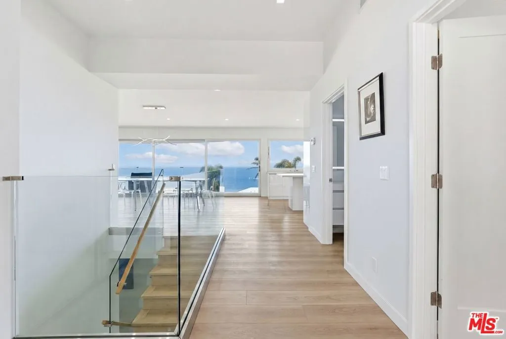 18109 Coastline Dr