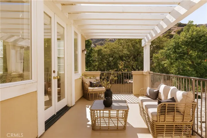 3519 Folkstone Court, Burbank, California 91504