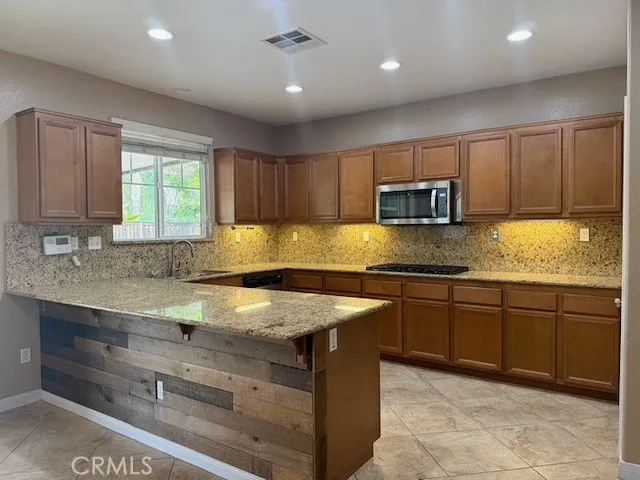 41103 Portia, Lake Elsinore, California 92532