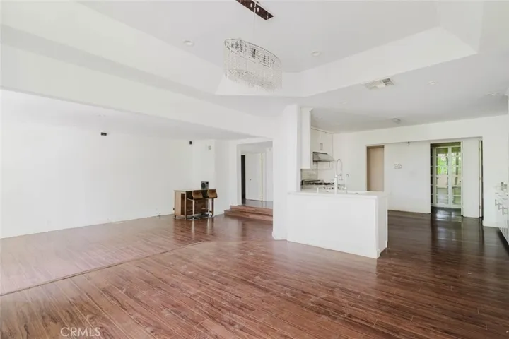 5333 Zelzah Avenue 203, Encino, California 91316 — photo 5