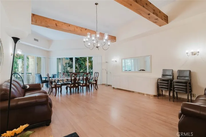 5333 Zelzah Avenue 203, Encino, California 91316
