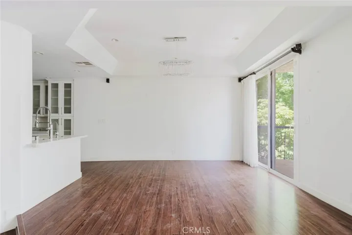 5333 Zelzah Avenue 203, Encino, California 91316