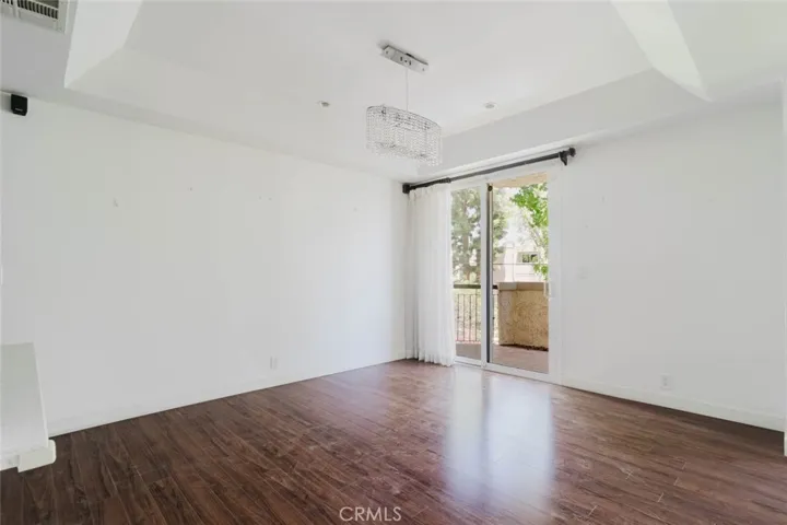 5333 Zelzah Avenue 203, Encino, California 91316