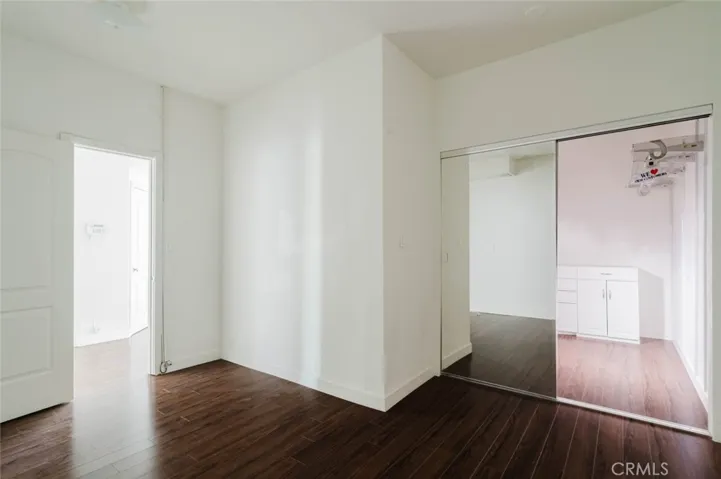5333 Zelzah Avenue 203, Encino, California 91316