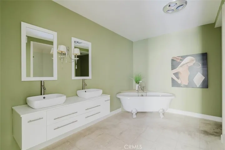 5333 Zelzah Avenue 203, Encino, California 91316