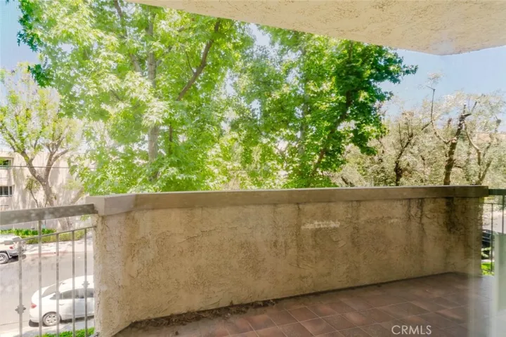 5333 Zelzah Avenue 203, Encino, California 91316 — photo 4