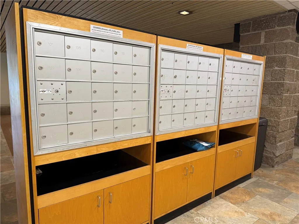 Mail
