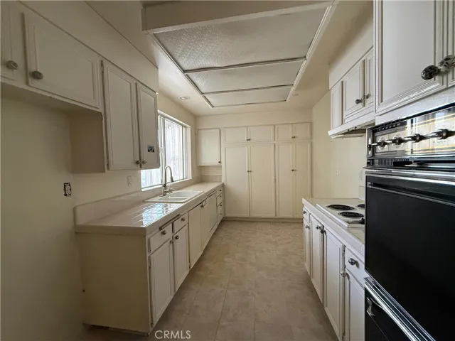 14144 Dickens 310, Sherman Oaks, California 91423