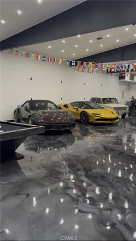 3075 California Street, Burbank, California 91504