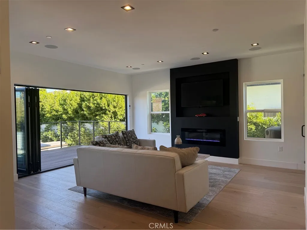18039 Rosita, Encino, California 91316 — photo 5