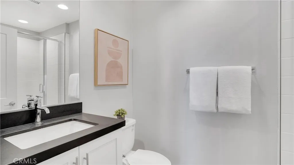 Main Level Guest Ensuite Bath