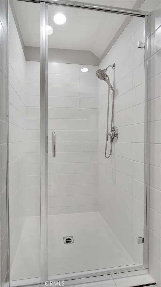 Main Level Guest Ensuite Bath
